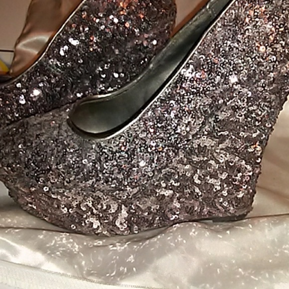 Womens sparkly sequin platform heels - Picture 4 of 4